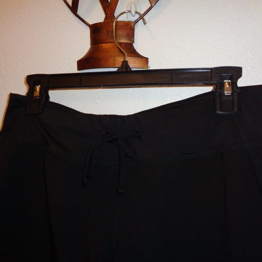 TEK Gear Black Active Shorts with Built In Underwear Size Small